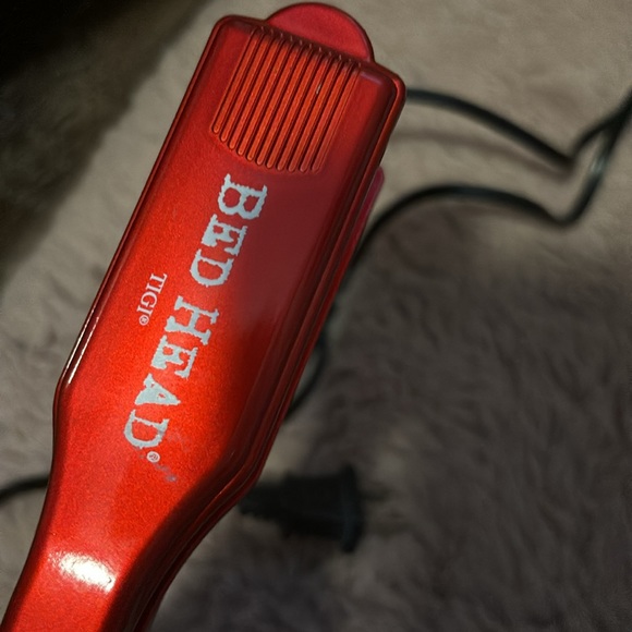 Bed Head Mini Straightener - Picture 2 of 3